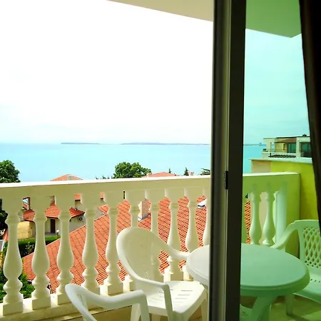 Guest house Galaktik 3*
